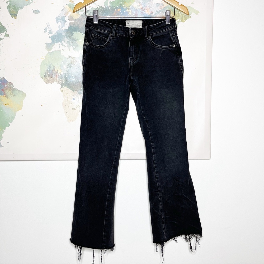 Free People Size 25 Jeans Rita Cropped Flare Stretchy Black Frayed Raw Hem